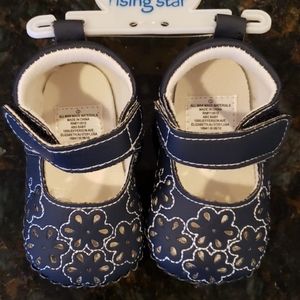 💕HP💕Rising Star girl crib shoes